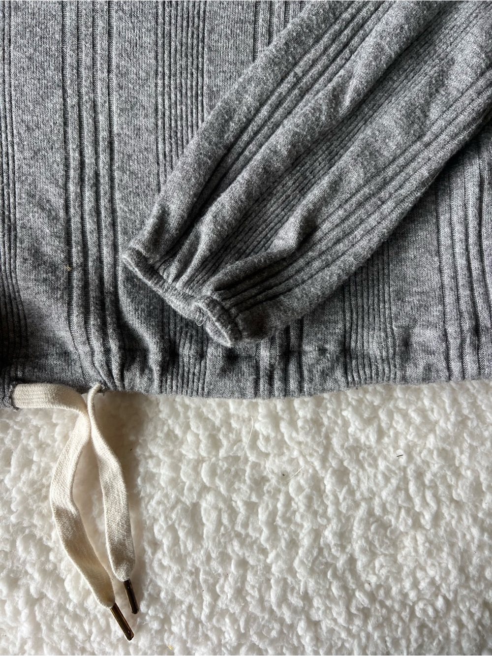 Final TouchGray Ribbed Cropped Drawstring Women's Top- M - Picture 4 of 5